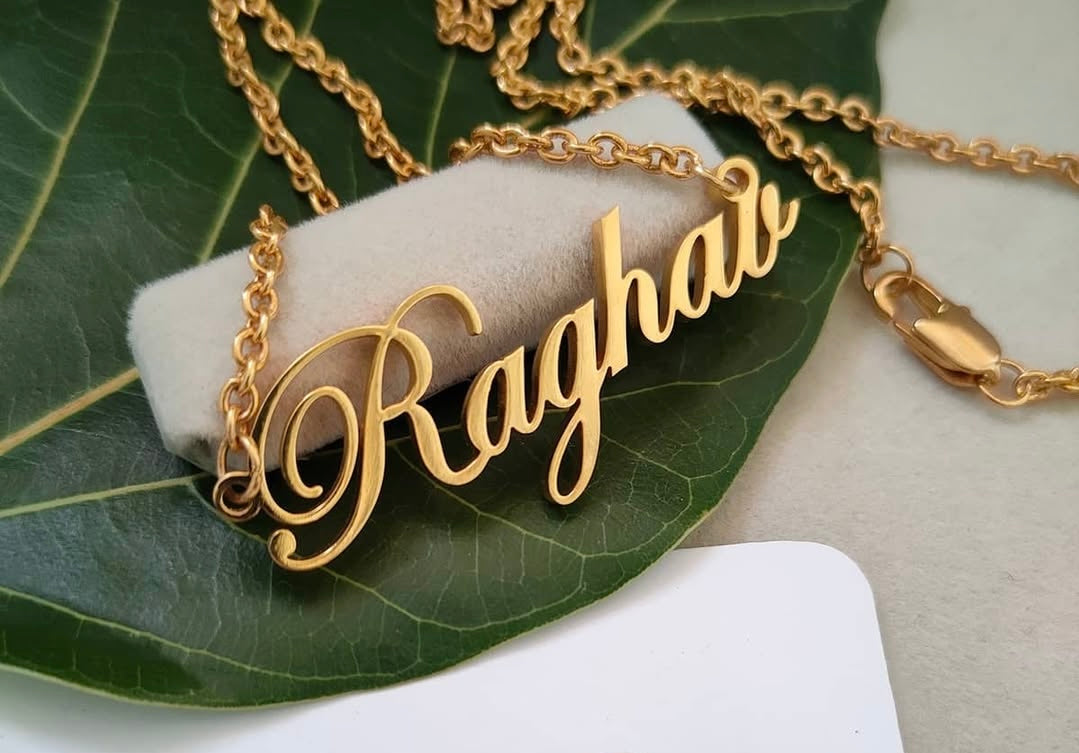 Custom Name Crown Necklace – Gold Finish
