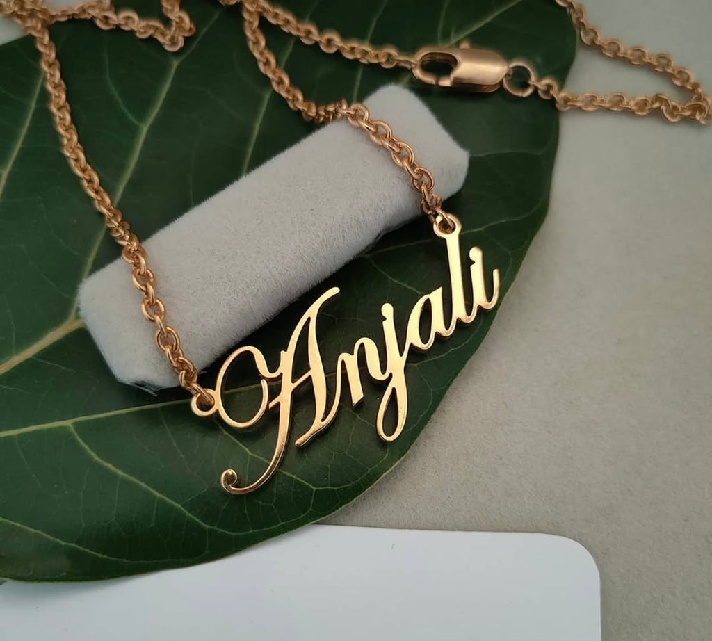 Custom Name Crown Necklace – Gold Finish