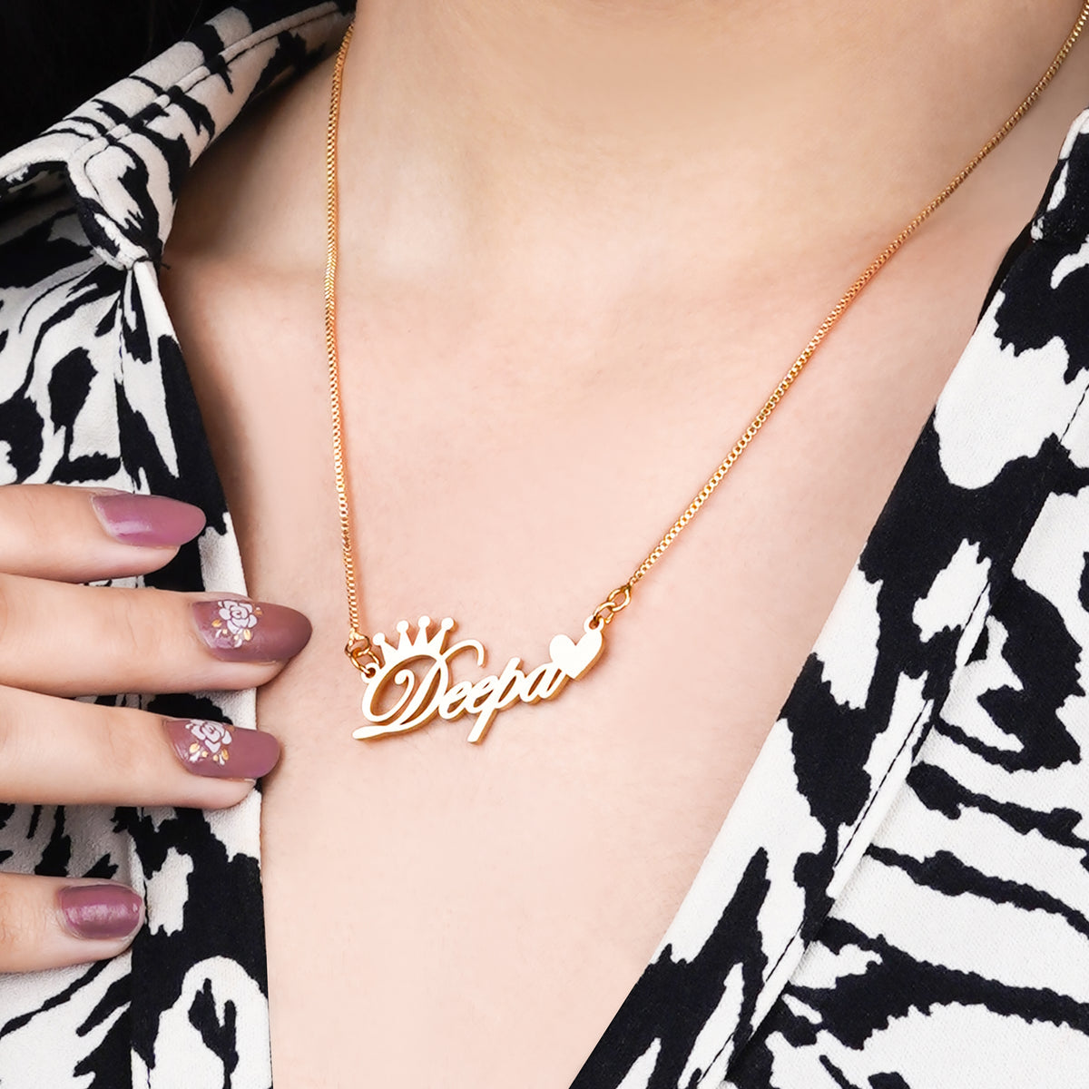 Custom Name Crown Necklace – Gold Finish