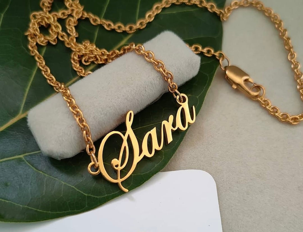 Custom Name Crown Necklace – Gold Finish