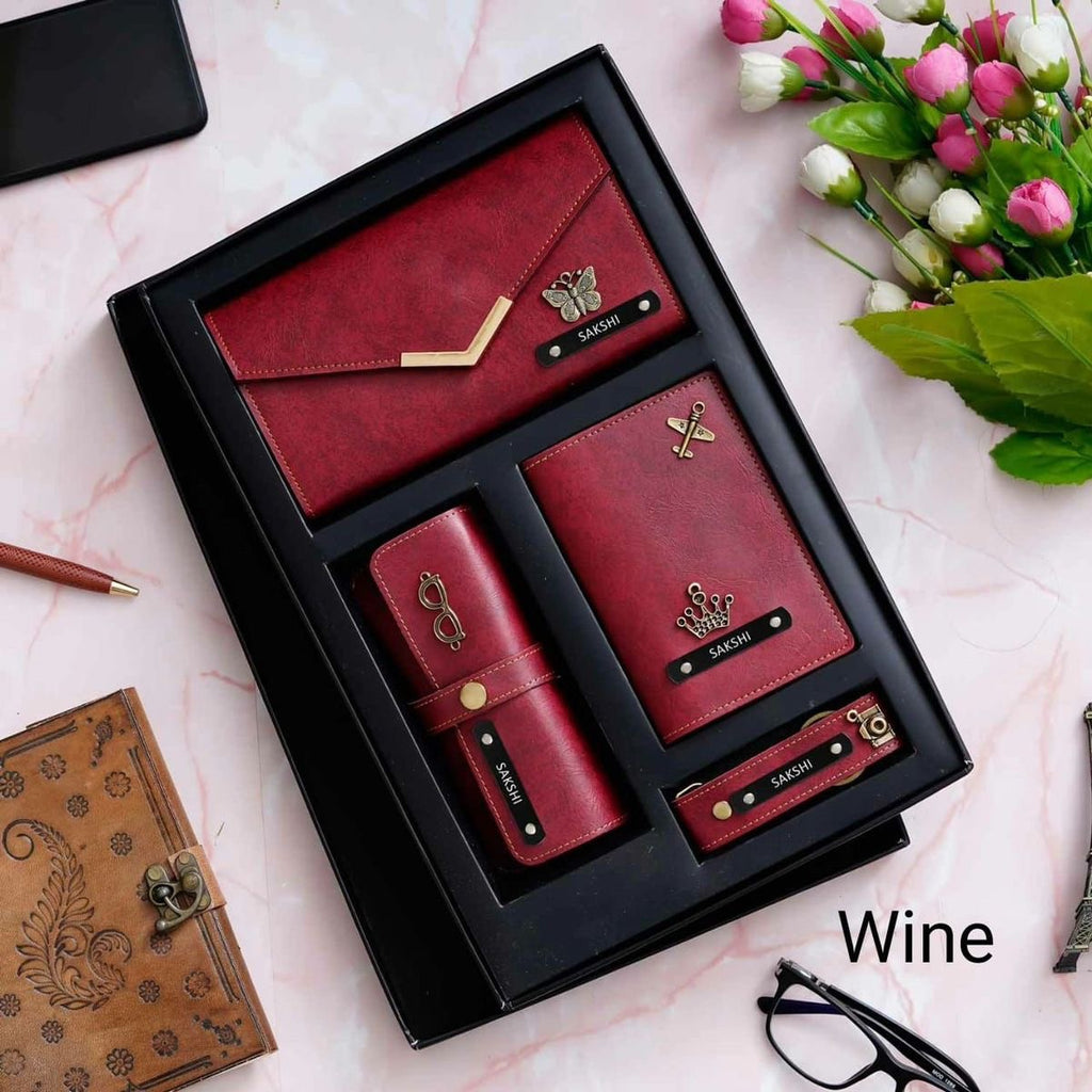 Personalized Clutch Hamper for Women – 4 Items Gift Box