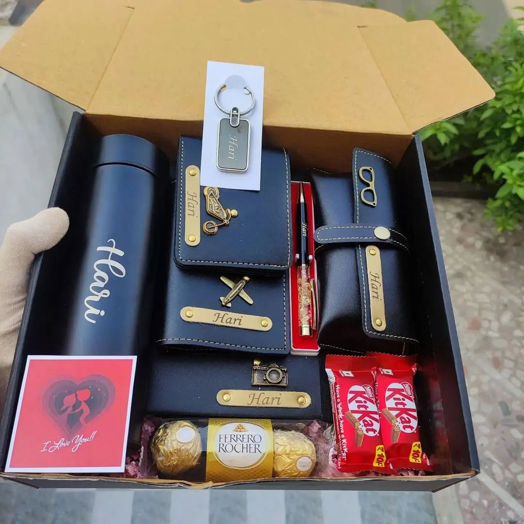 Premium Personalized Men’s Gift Box – Wallet, Keychain, Pen & Chocolates
